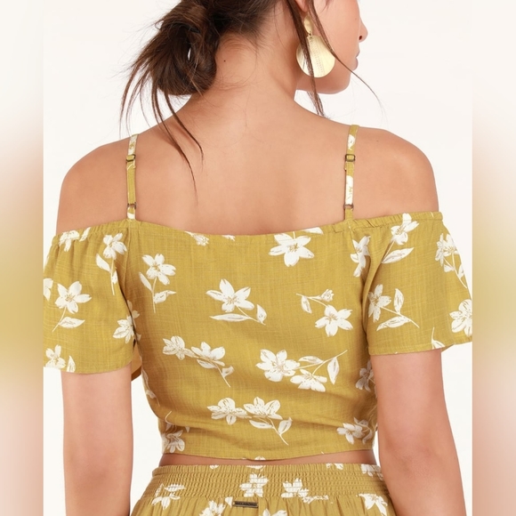 🔥NWT LIFE ON HOLD MUSTARD YELLOW FLORAL PRINT TIE-FRONT CROP TOP🔥 - Picture 3 of 6